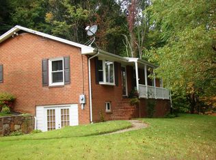 203 Ridgewood Cir, Covington, VA 24426