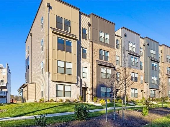 2nd image of 2626 Lassen Walk #B