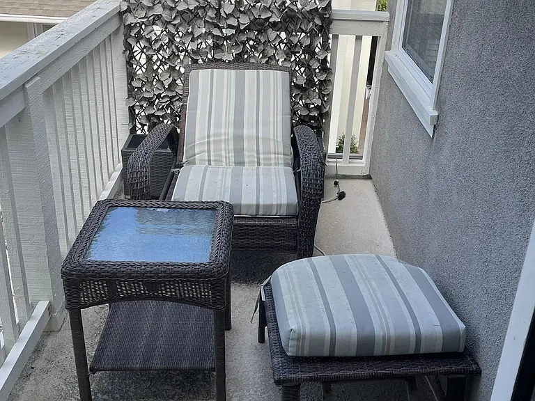 646 Sandside Ct — Photo 9