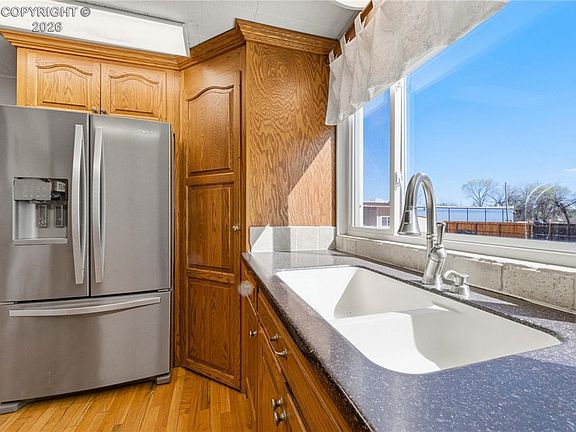 5th image of 2950 E Main St