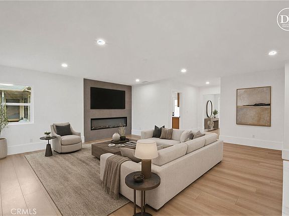 3rd image of 2995 E Del Mar Blvd