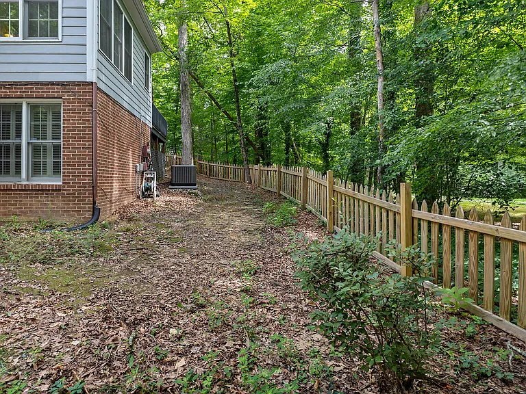 305 Old Fox Trl — Photo 44