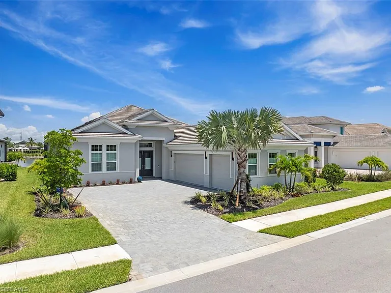 15394 Turin Dr — Photo 2