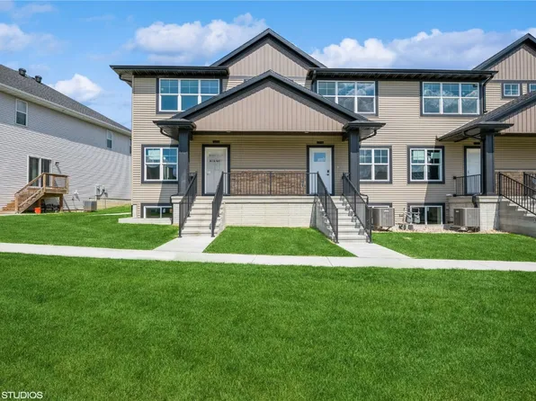 2432 Roycroft Aly, Marion, IA 52302