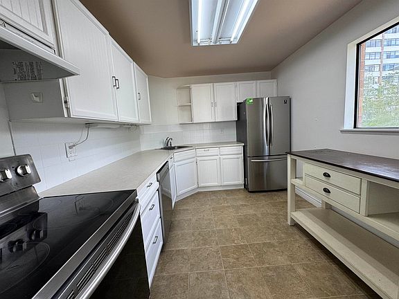 2nd image of 6651 Minoru Blvd #303