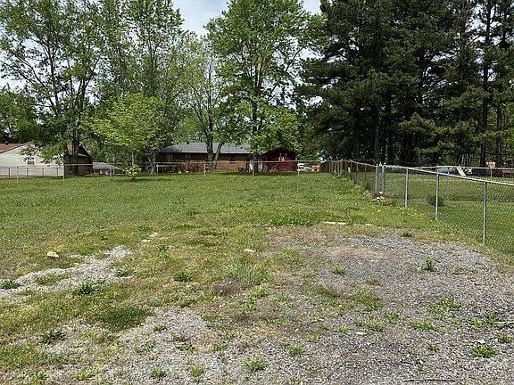 5th image of 703 Janie Ln