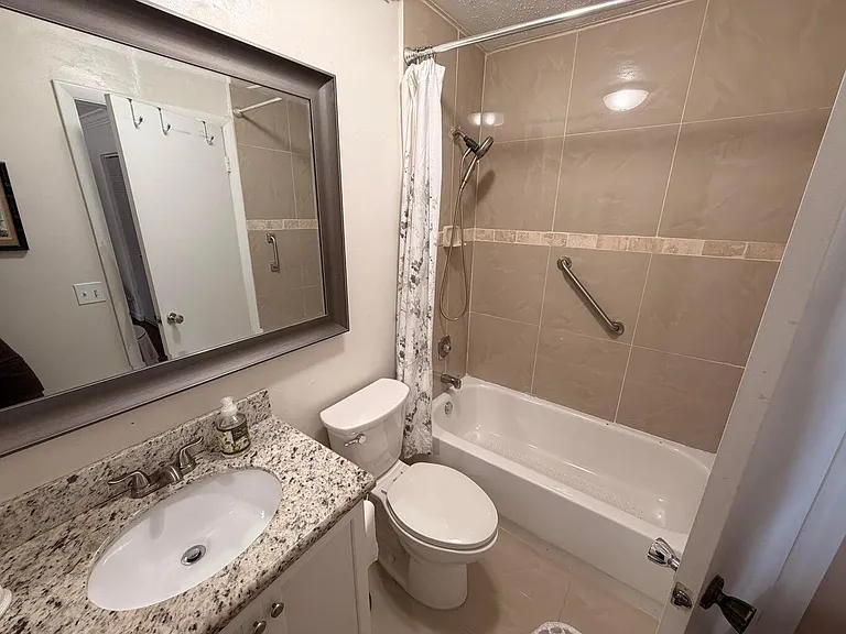 569 Normandy Ln #L — Photo 7