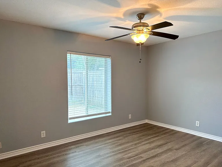5214 Lane St — Photo 16