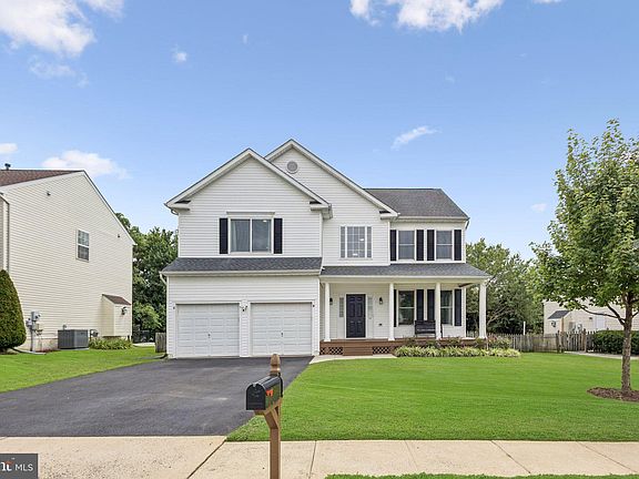 2nd image of 14 Indian Wood Ln