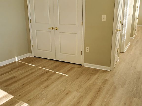 4th image of 2440 Saint Paul St #4L