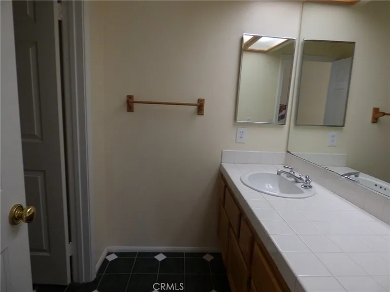 516 Monteleone Ave — Photo 14