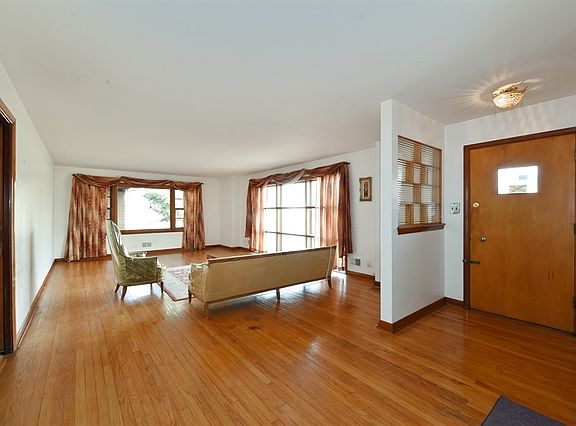 3rd image of 1500 Newcastle Ave