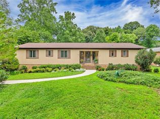 904 Fairidge Dr, Jamestown, NC 27282