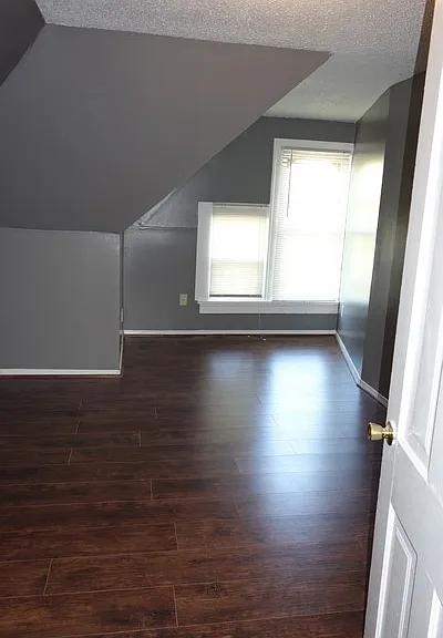 90 Winifred St W — Photo 19