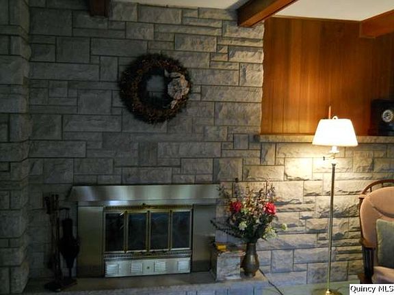 Home for Sale in Quincy, IL $144,000