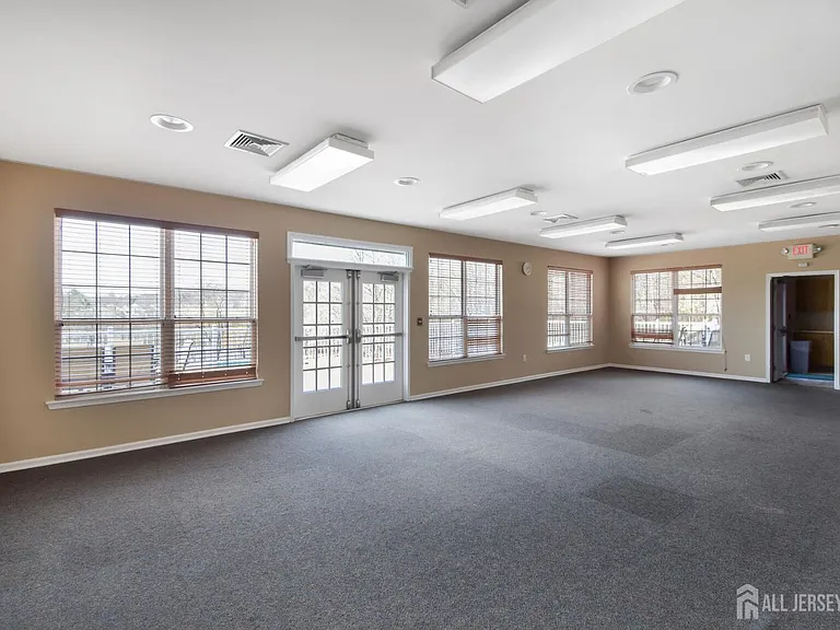 88 W Countryside Dr — Photo 34