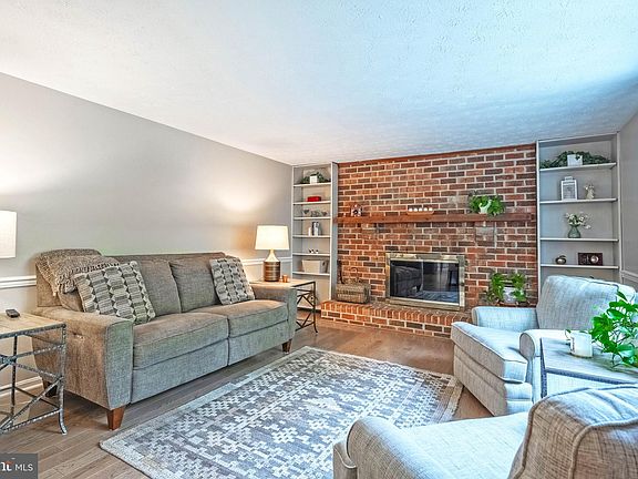 4th image of 10662 John Ayres Dr