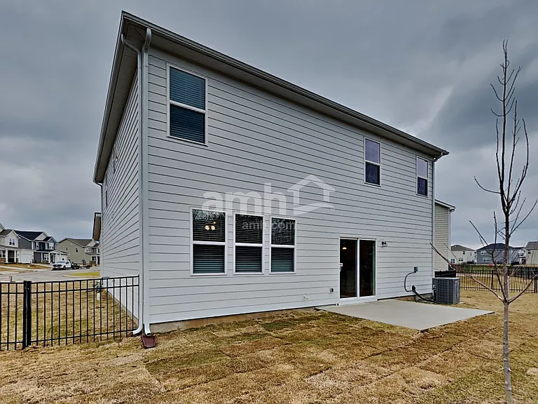 1357 Lomond Dr — Photo 29