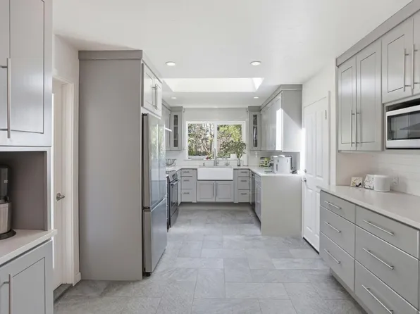 329 Stuart Ave, Pacific Grove, CA 93950