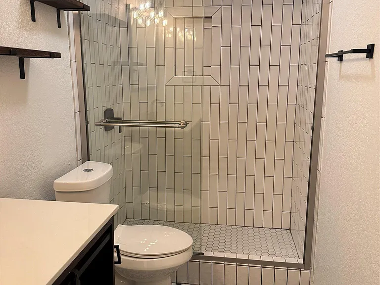 2124 Burton Dr #133 — Photo 20