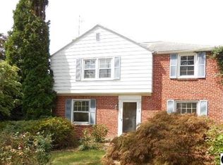 6 Village Rd, Camp Hill, PA 17011