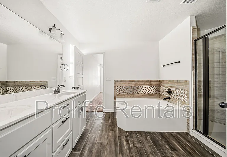 5301 Primavera Ln — Photo 22