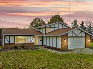 7568 N Sarasota Dr, Parma, OH 44134