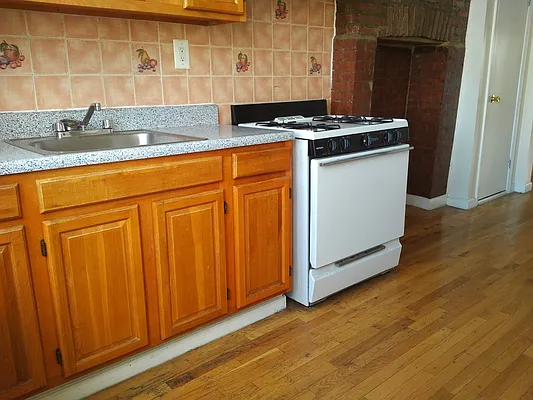 Rented by Metroperty Realty LLC | media 24