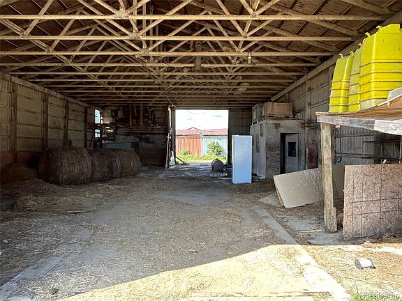 4th image of 16465 Almont Rd