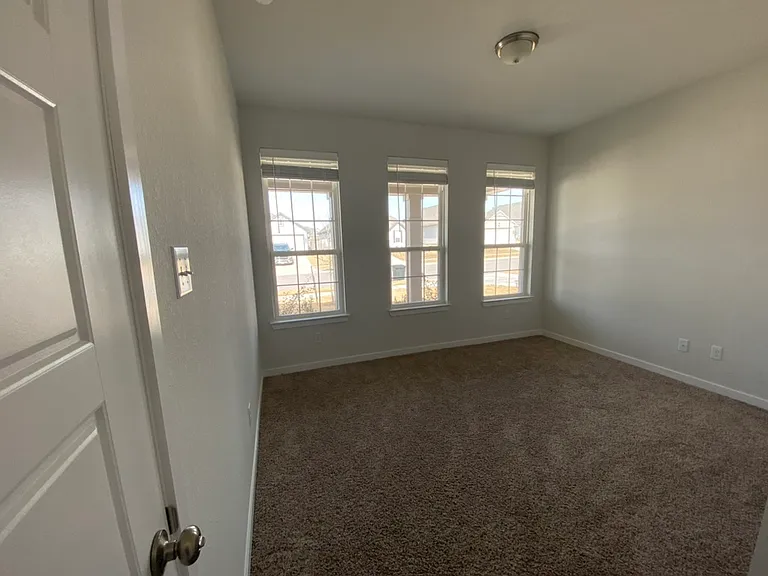 909 James Parker Cir — Photo 10