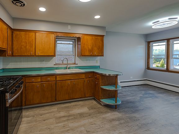 4th image of 6316 W Belmont Ave APT 2