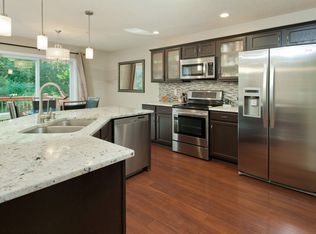 449 Pleasant Ln, Chaska, MN 55318