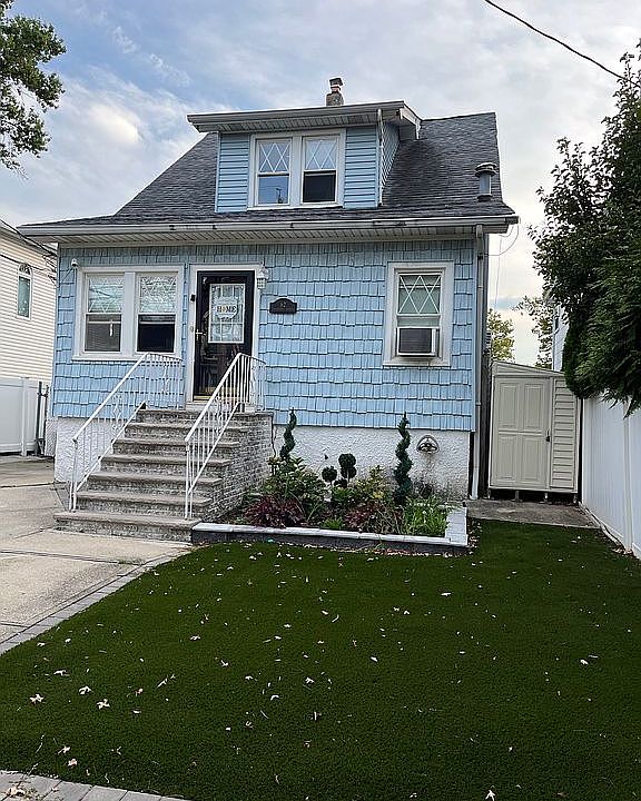 1st image of 62 Cloverdale Ave