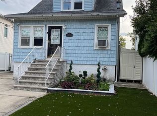 62 Cloverdale Ave, Staten Island, NY 10308
