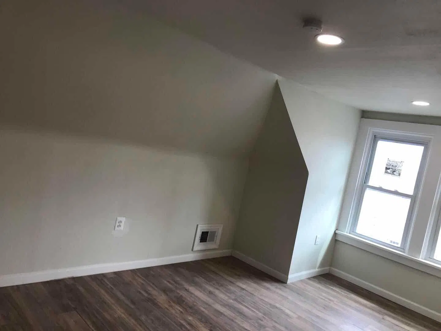 3129 Terrace St — Photo 3