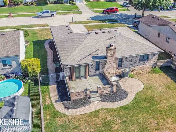 3rd image of 13932 Peterboro Dr
