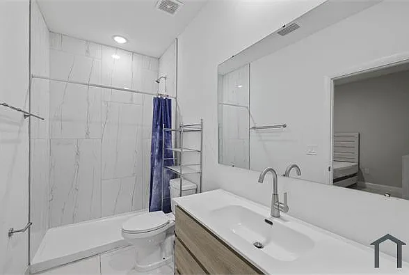 5 bed, 1822 sqft, $3,400 — Photo 4