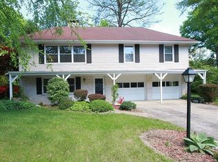 1508 Paris Dr, Godfrey, IL