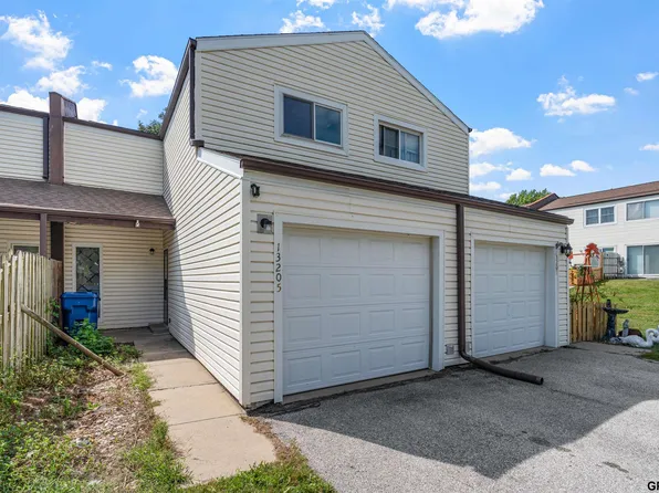 13205 Carpenter St, Omaha, NE 68138