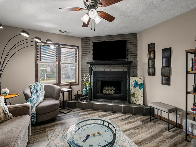 5008 NW Radial Hwy #2 — Photo 13