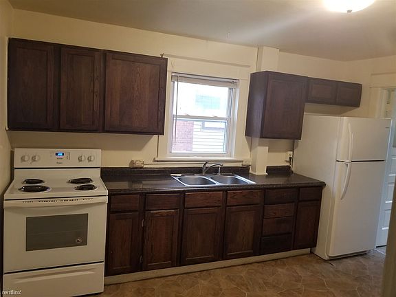5th image of 516-518 W 6th St