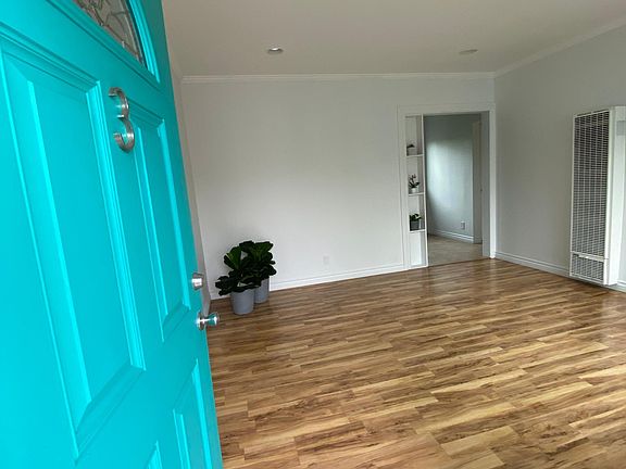 2nd image of 2954 Exposition Blvd #3
