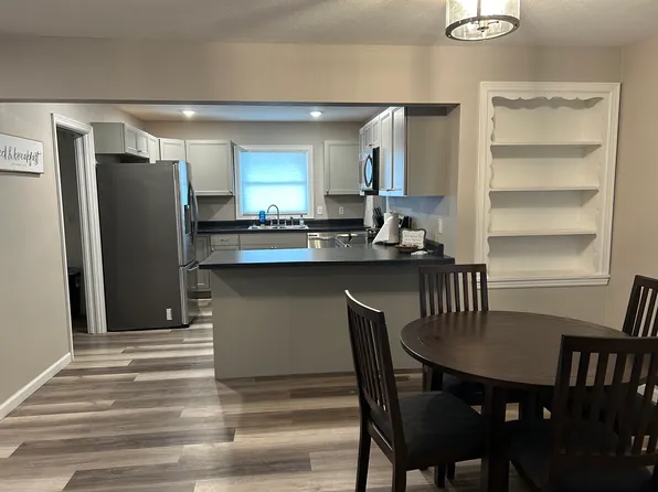710 E Ross St, Palmyra, MO 63461