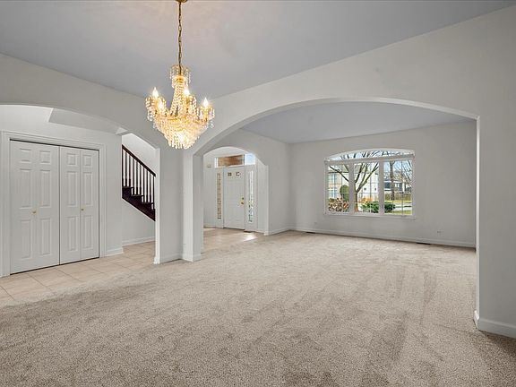 5th image of 22 Edgewood Ct
