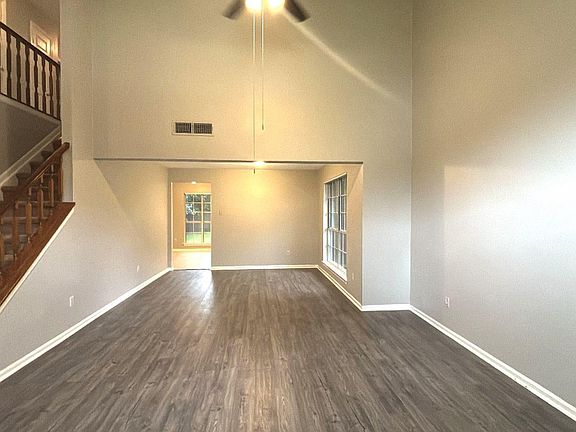 4th image of 14302 Arborcrest St