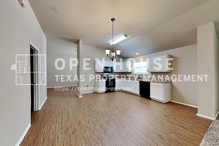 5561 Spring Ridge Dr — Photo 5