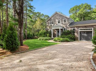 97 Oak Ln, Amagansett, NY 11930