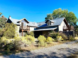 34 Varos Rd, Arroyo Hondo, NM 87513