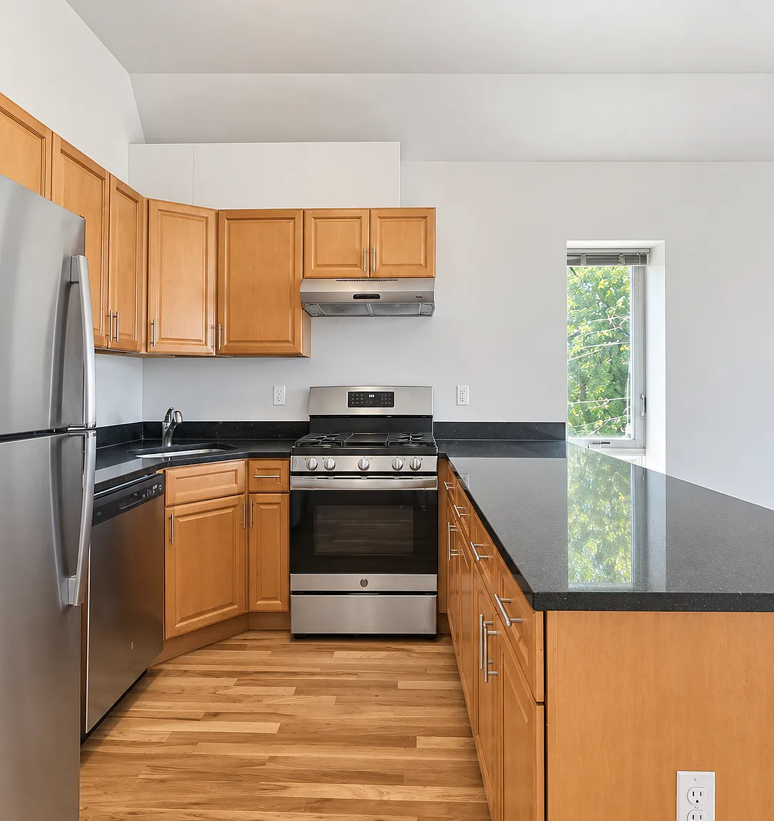 73-02 Ditmars Boulevard — Photo 1