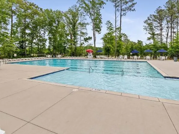 2212 Fairway Green Dr, Fuquay Varina, NC 27526